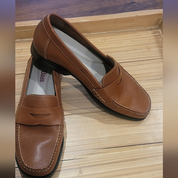 G.H. Bass Womens Brown Cortney Loafers - Picture 4 of 6